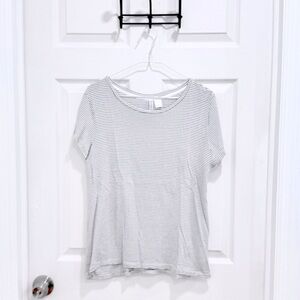 🤍 H&M Divided Striped T-Shirt – Size L